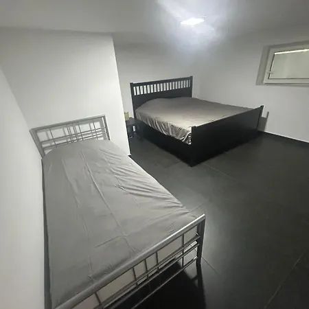Rez De Jardin דירה *